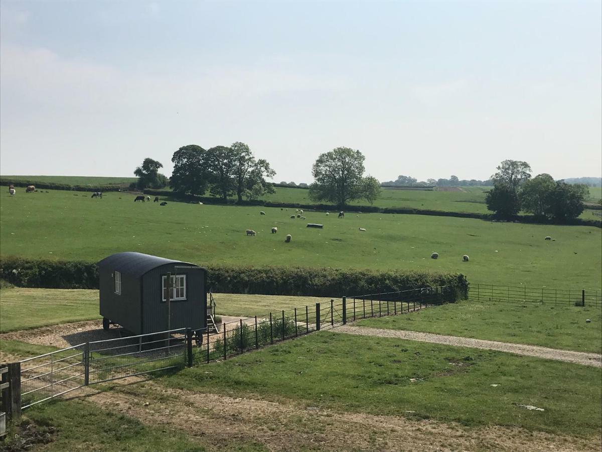 Weatherhead Farm Shepherds Hut Villa Buckingham Exterior photo